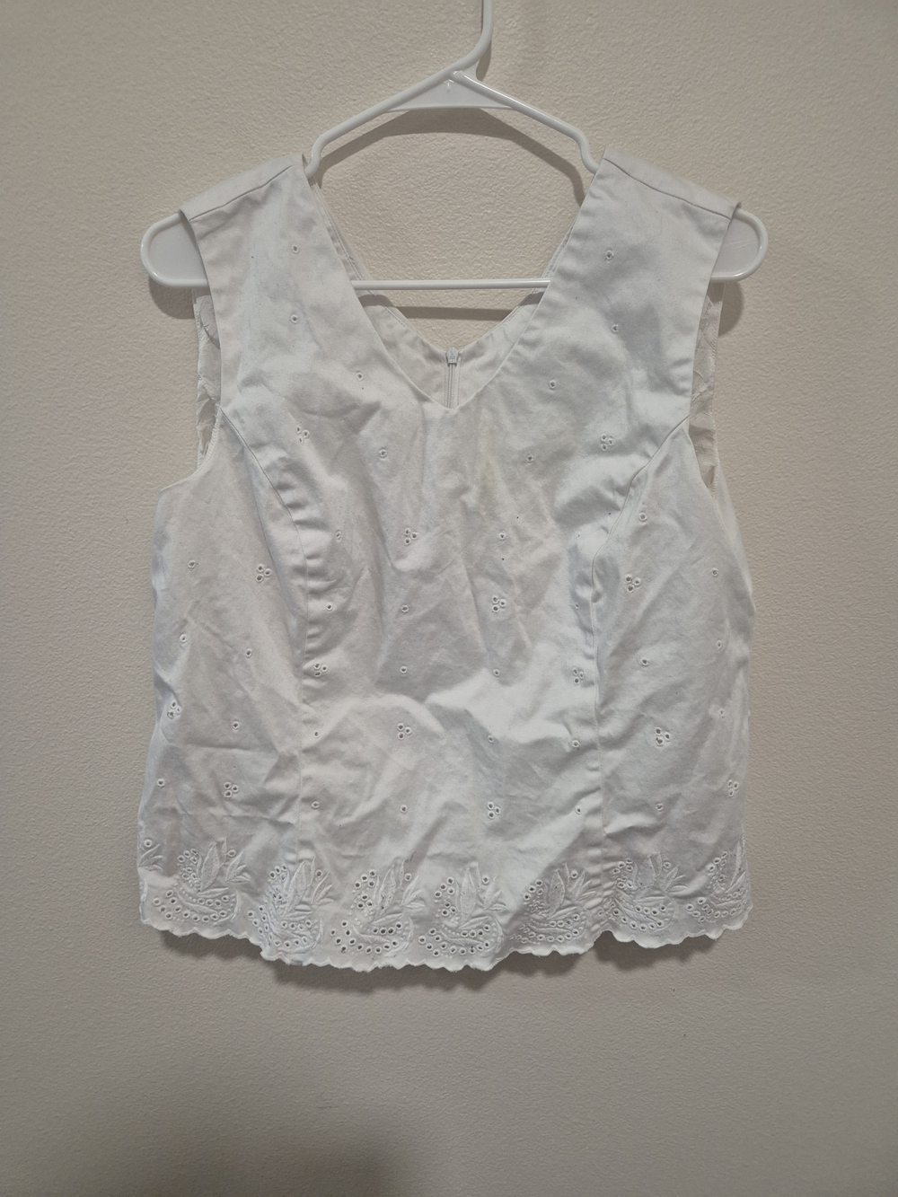 Pursuits Ltd. White Cotton Eyelet V-Neck Top 16